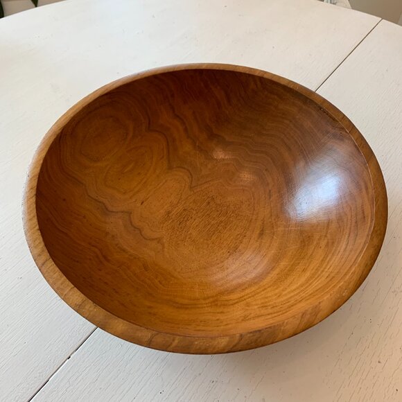 Vintage Wooden Salad/Fruit/Bread Bowl with Beautiful Unique Wood Grain Pattern - Picture 6 of 7